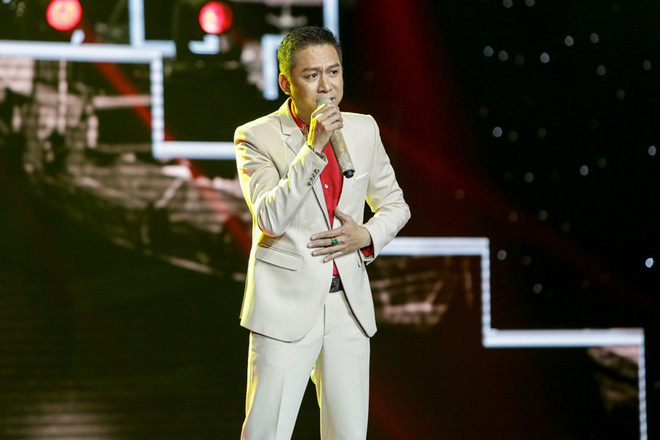 Thần tượng Bolero: HLV Ngọc Sơn khóc nấc khi lên song ca cùng cô gái khiếm thị Thần tượng Bolero: HLV Ngọc Sơn khóc nấc khi lên song ca cùng cô gái khiếm thị
